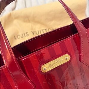 ✨Gorgeous✨ Authentic Red-Striped Vernis Louis Vuitton Wilshire PM Handbag